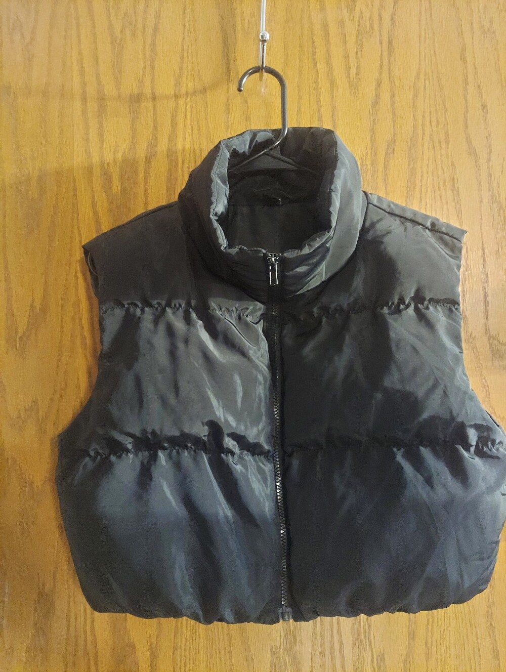 SHEIN Black Cropped Puffer Vest Size Medium (6) Zip Up Stand Collar Sleeveless